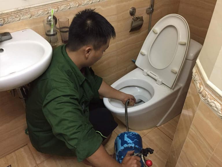 thông cống nhà vệ sinh