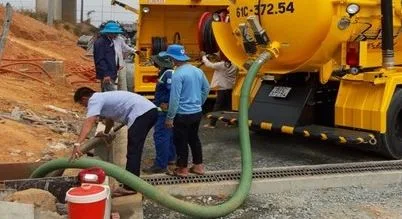 xe rút hầm cầu tại hóc môn