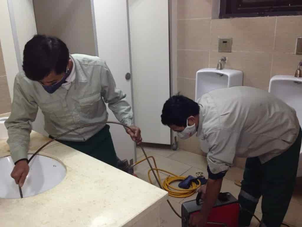 thông tắc cống đông mai
