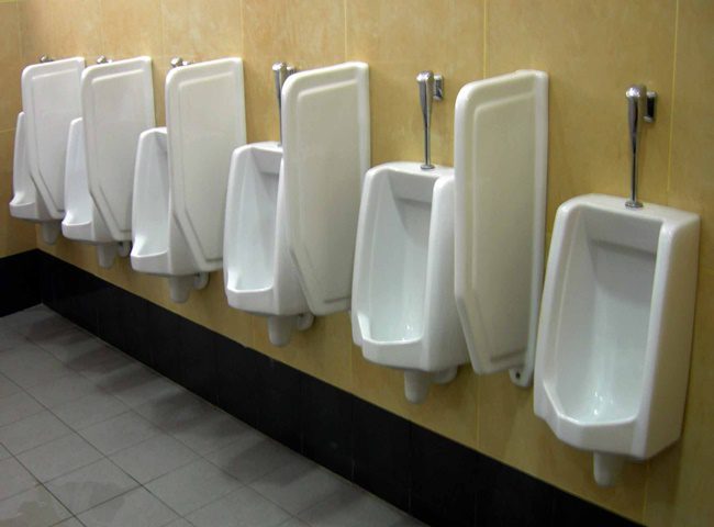 Thông Tắc Bồn Tiểu Nam Tại Quận 10